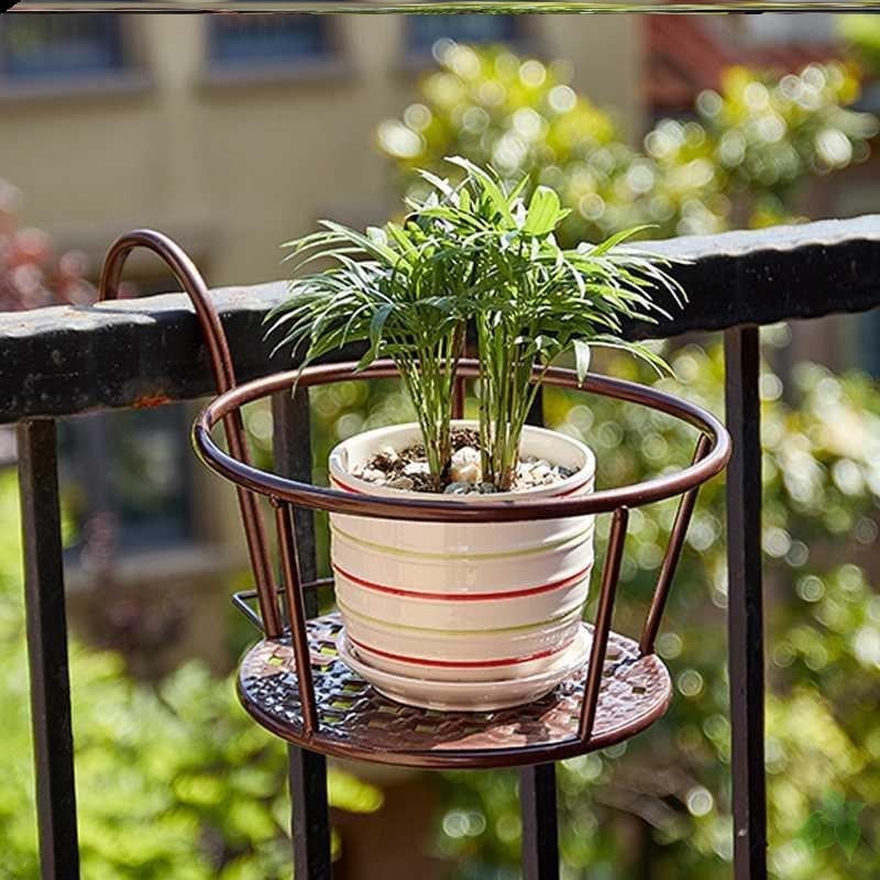 🌿 No-Drill Hanging Plant Stand – Strong Metal Balcony Railing Flower Holder (Up to 27.5 lbs Load)
