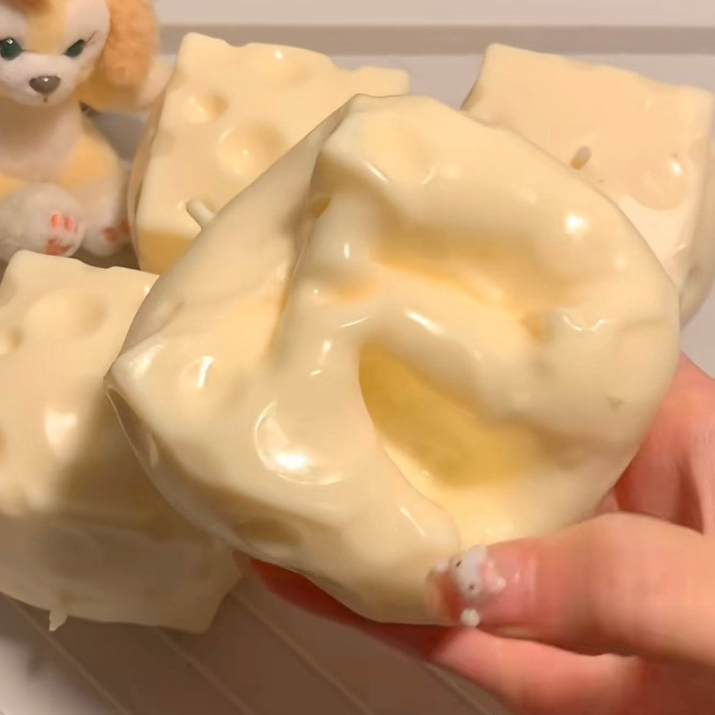 Juguete Antiestrés Cubo de Queso Amarillo Crujiente y Salado
