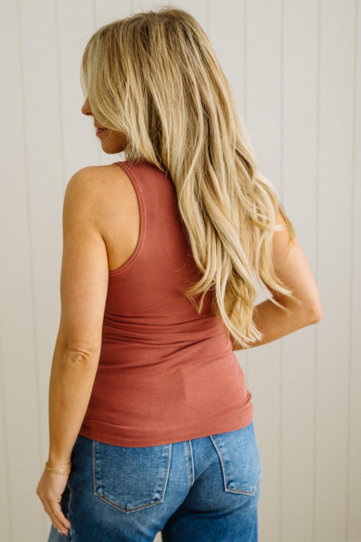 Jo Notched Neck Basic Tank