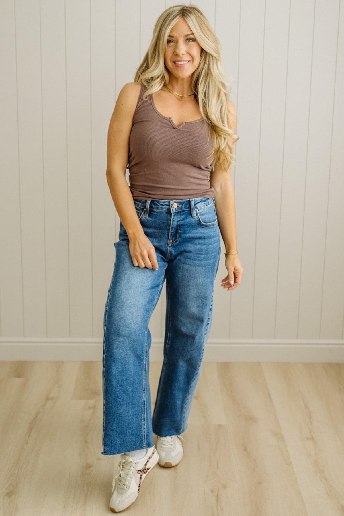 Jo Notched Neck Basic Tank