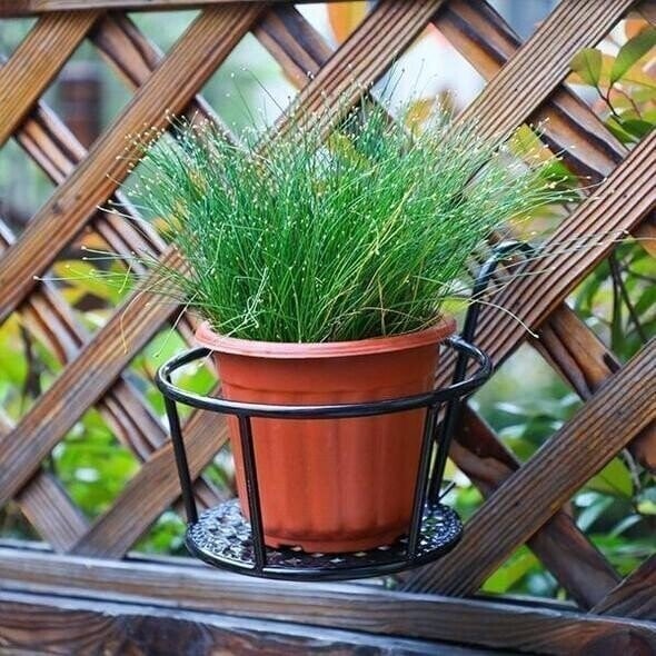 🌿 No-Drill Hanging Plant Stand – Strong Metal Balcony Railing Flower Holder (Up to 27.5 lbs Load)