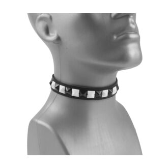 pyramid collar 1