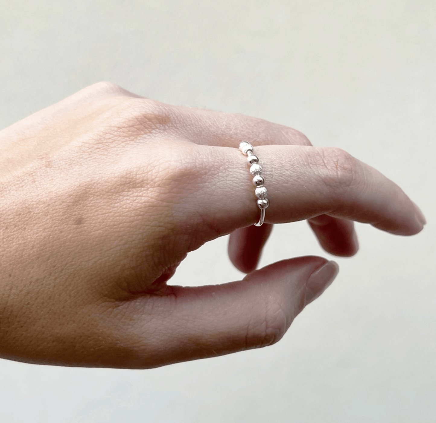 925 Sterling Silver Bead Sliding Worry Ring
