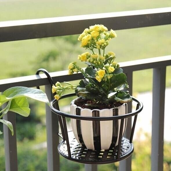 🌿 No-Drill Hanging Plant Stand – Strong Metal Balcony Railing Flower Holder (Up to 27.5 lbs Load)